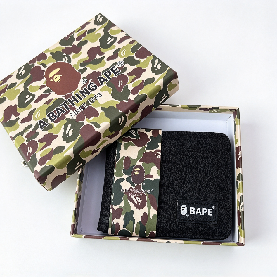 BAPE camo bifold wallet，A Bathing Ape short wallet