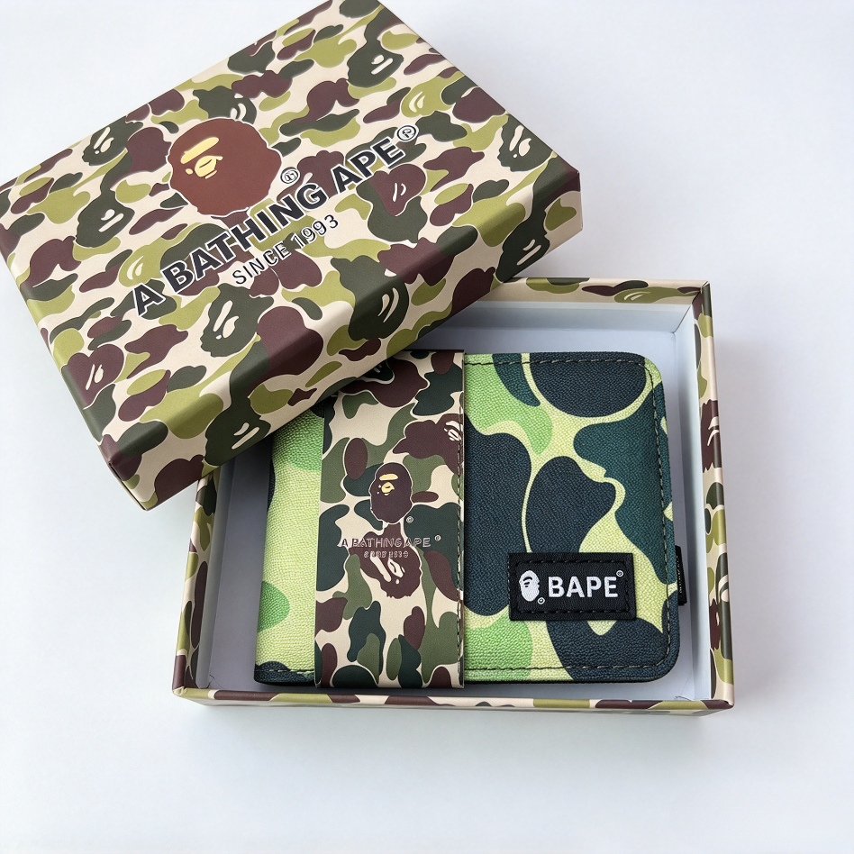 BAPE camo bifold wallet，A Bathing Ape short wallet