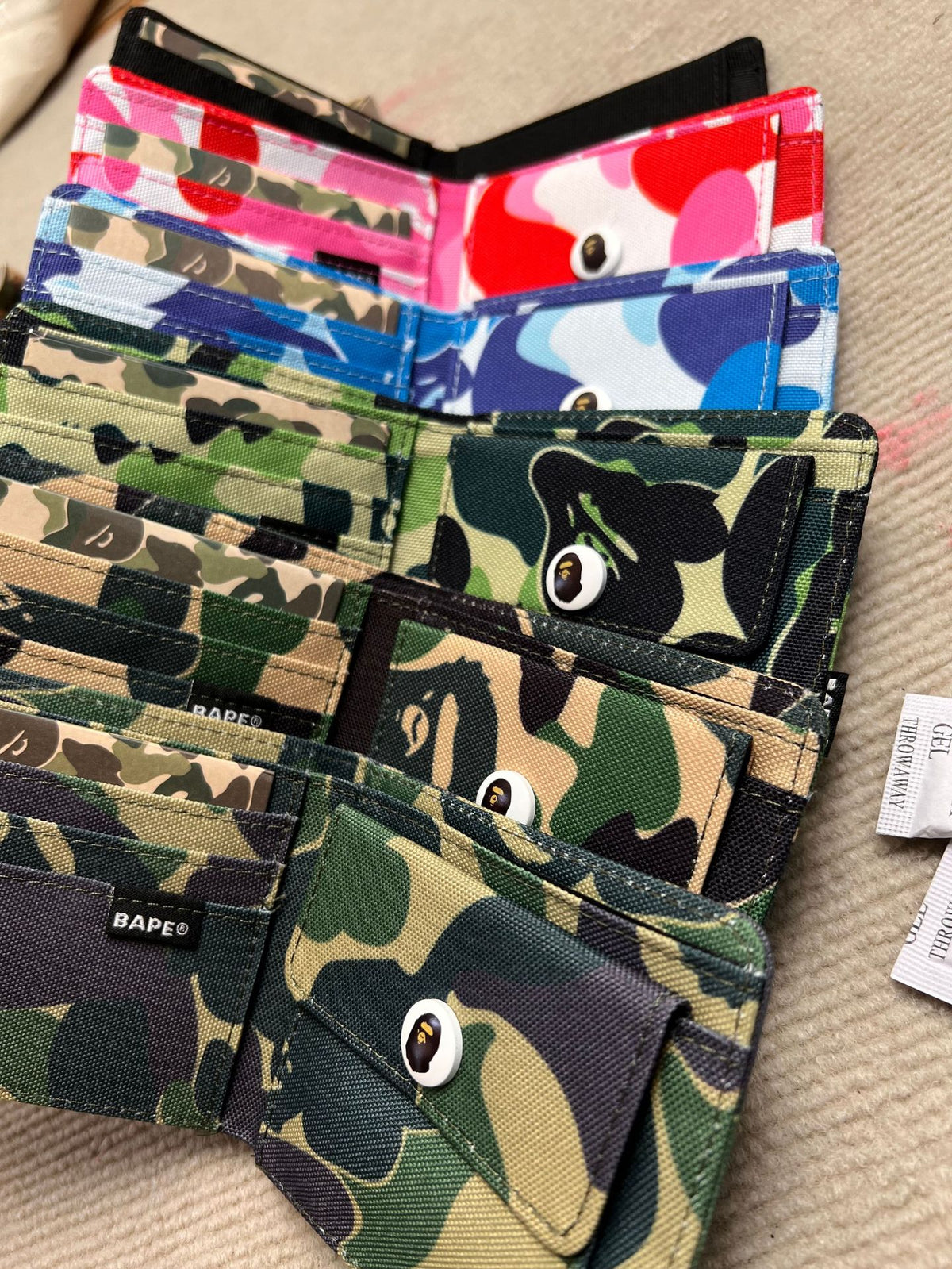 BAPE camo bifold wallet，A Bathing Ape short wallet