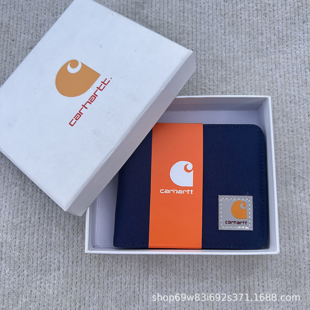 Carhart short wallet, waterproof fabric is strong and durable