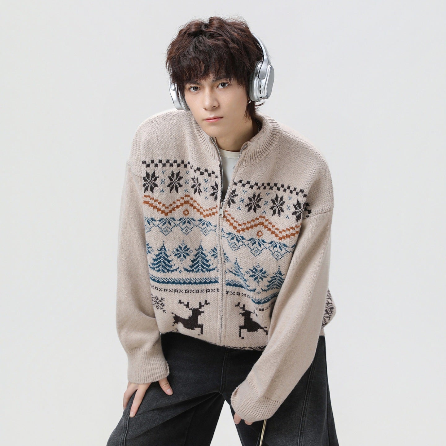 Autumn and winter new men's Fair Island jacquard cardigan, retro ethnic style soft waxy texture knitted coat