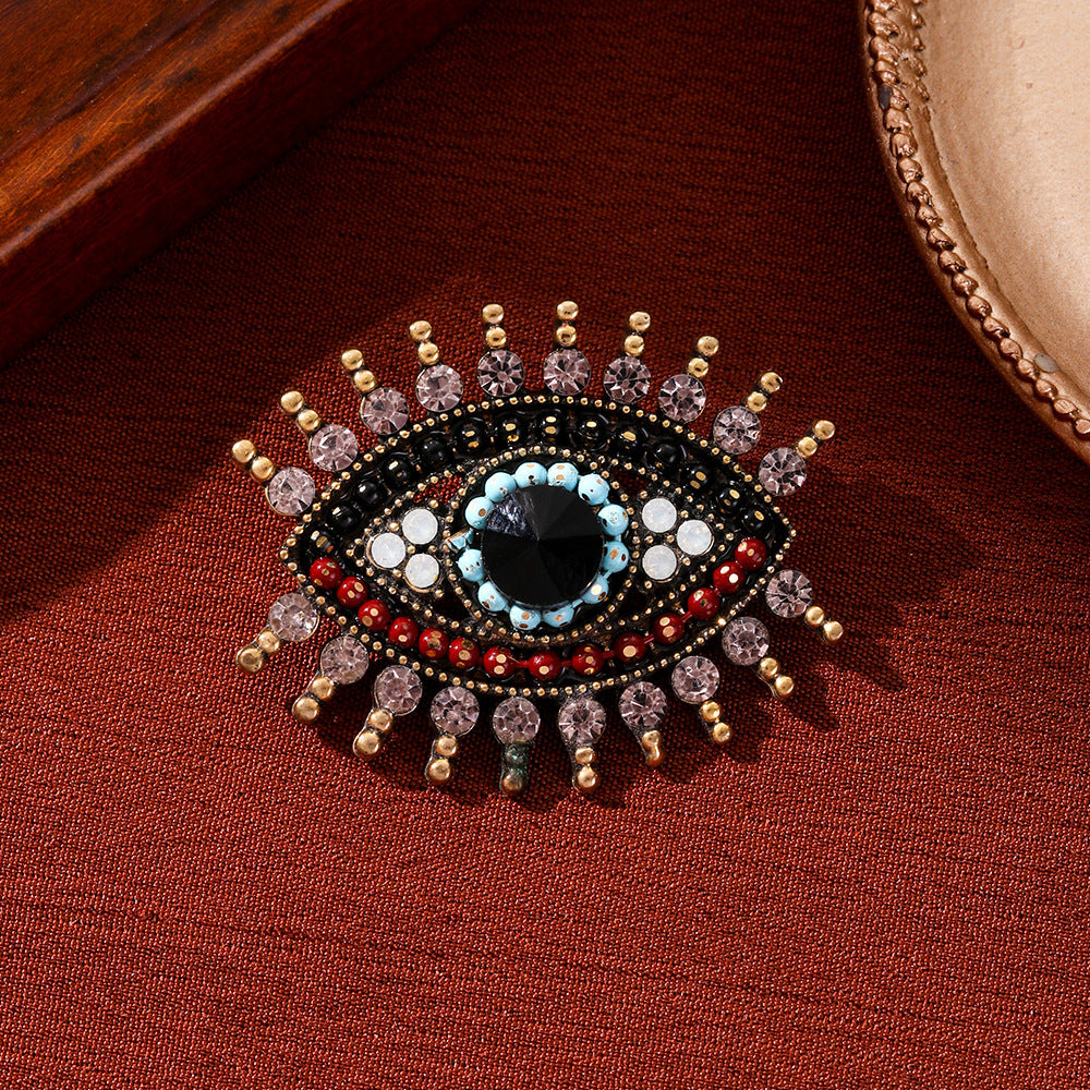 Long-lashed Devil's Eye Brooch