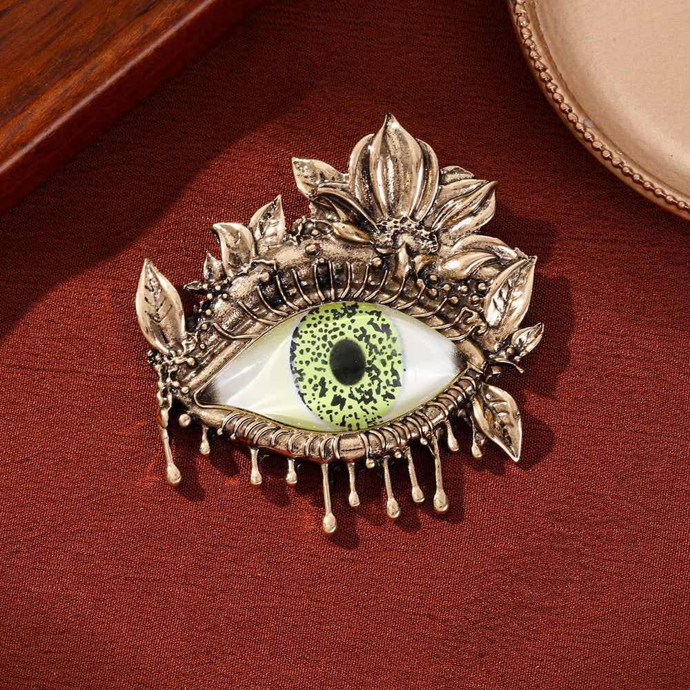 Long-lashed Devil's Eye Brooch