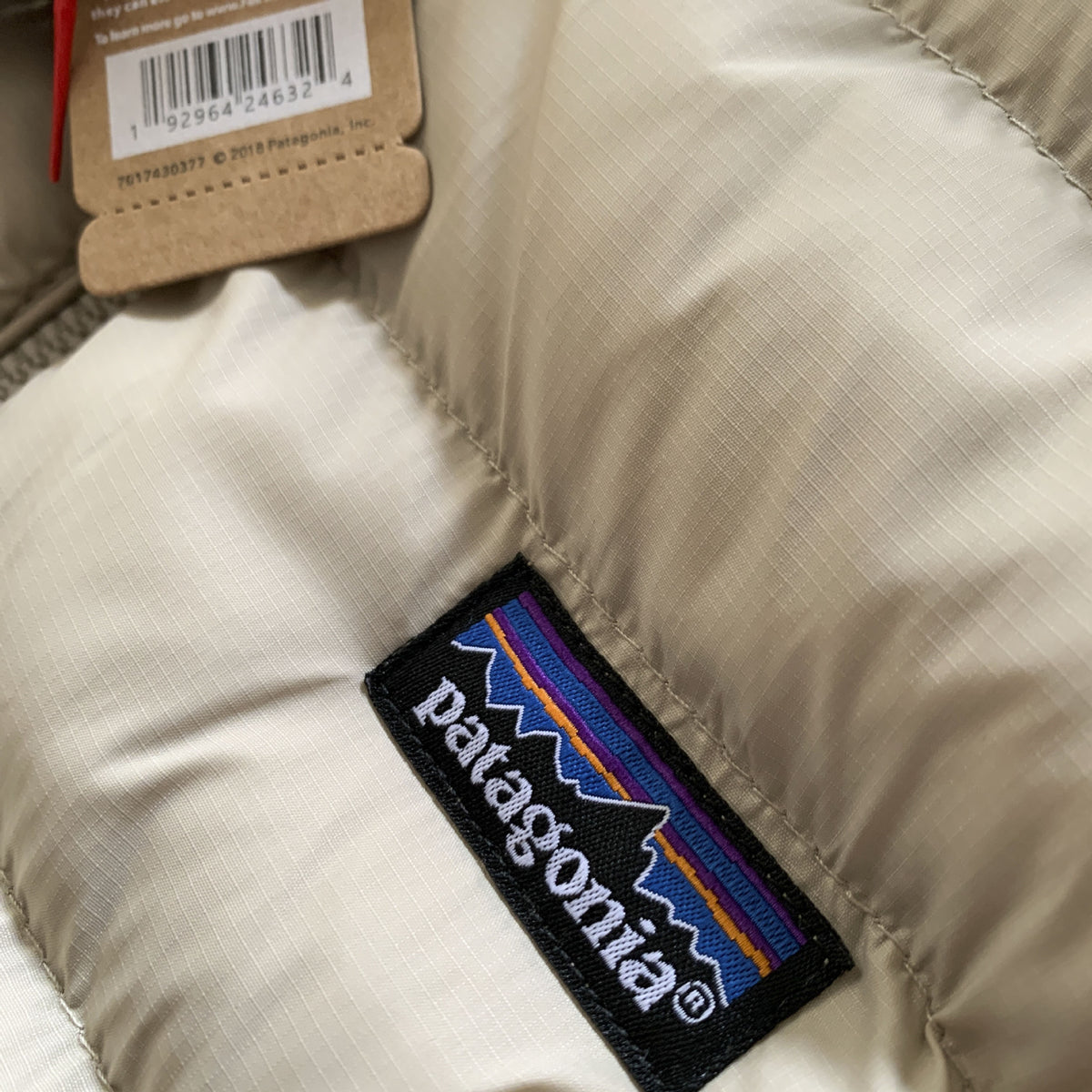 Patagonia Heat-Retent Outdoor Hooded Puffer Jacket