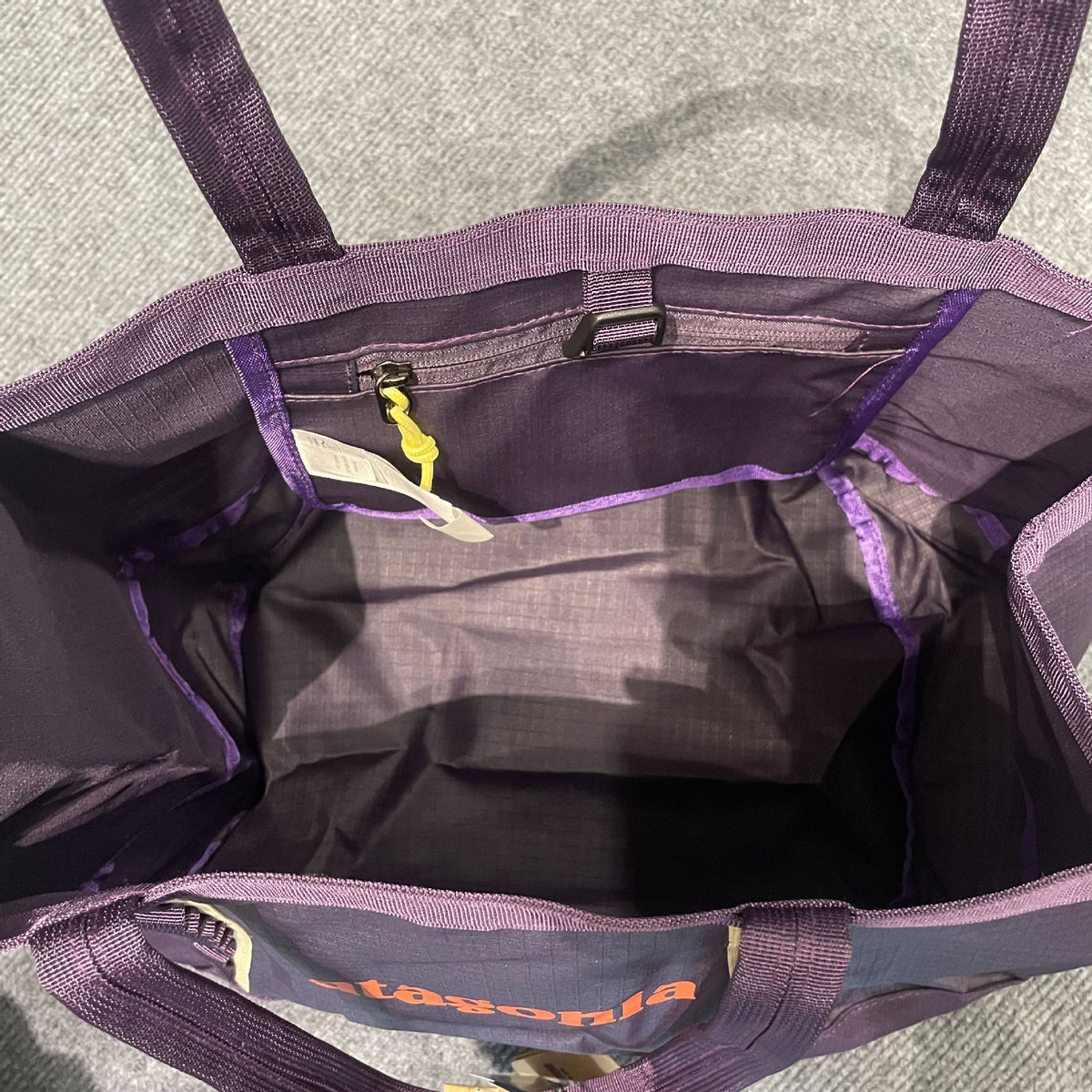 Patagonia Black Hole Tote 25L Black Hole Tote Bag